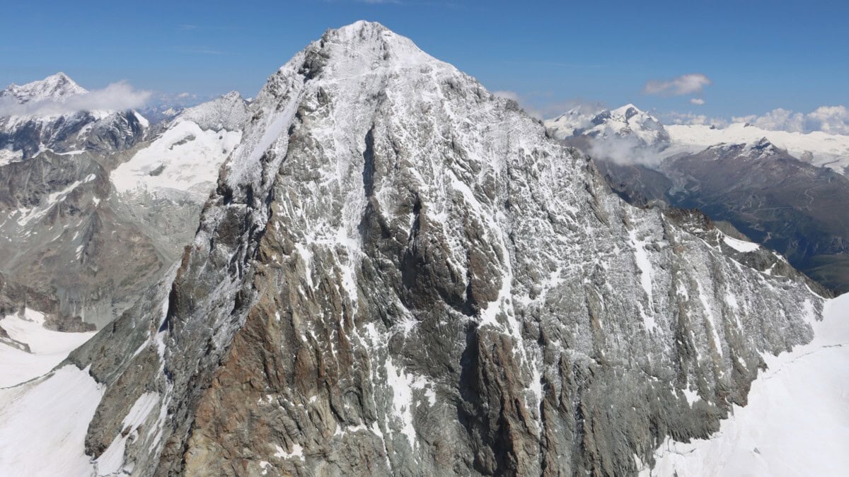 2 von 5 nicht-gesicherungen Bergsteigern stürzen an der Dent Blanche abSuche nach vermißtem Bergsteiger