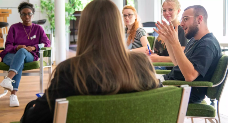 Lehre und Forschung für die Soziale Arbeit von morgenAuf dem Weg zu einer inklusiveren Hochschule