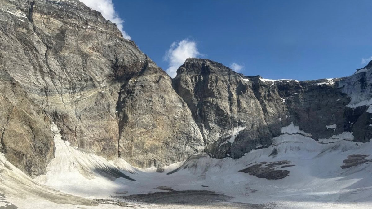 Zermatt: LeichenfundBergungsaktion der Air Zermatt