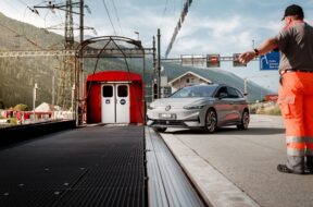 Autoverlad Furka Oberwald Sommer 2024 verladen
