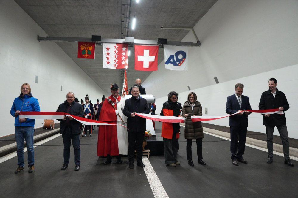 Bau der A9 im Oberwallis wieder ein Teilstück weiterOffizielle Eröffnung des Abschnittes Gampel/Steg – Visp-West