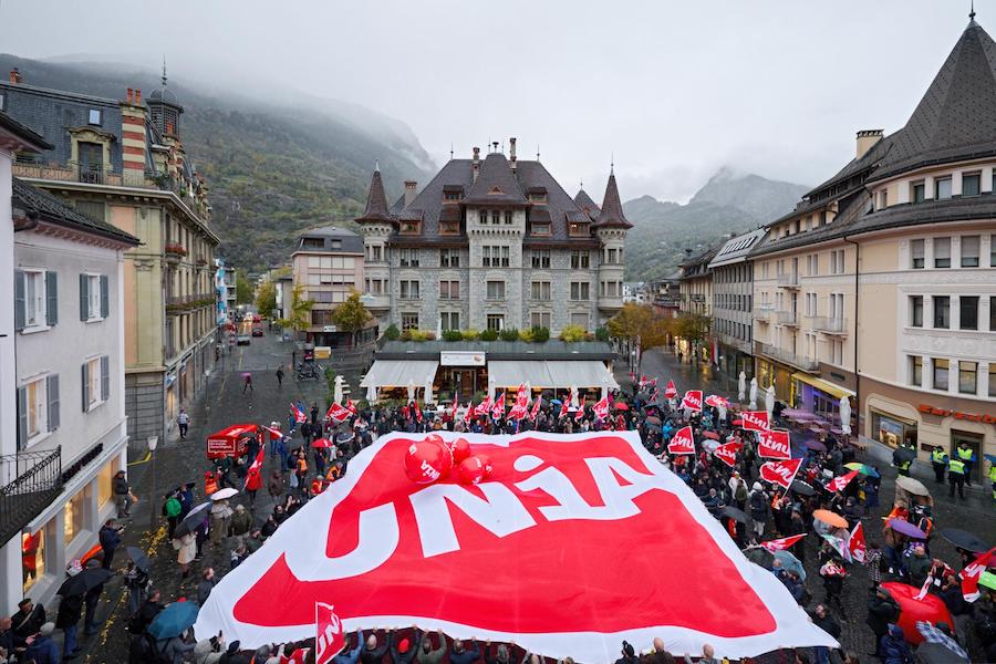 Unia-Kongreß in BrigBesucher aus der ganzen Schweiz sind gekommen