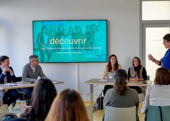 Eingliederung von Fachkräften in den Arbeitsmarkt"Qualifizierte Migranten - Anlaufstelle, um ihnen bei der Eingliederung in den Arbeitsmarkt zu helfen"