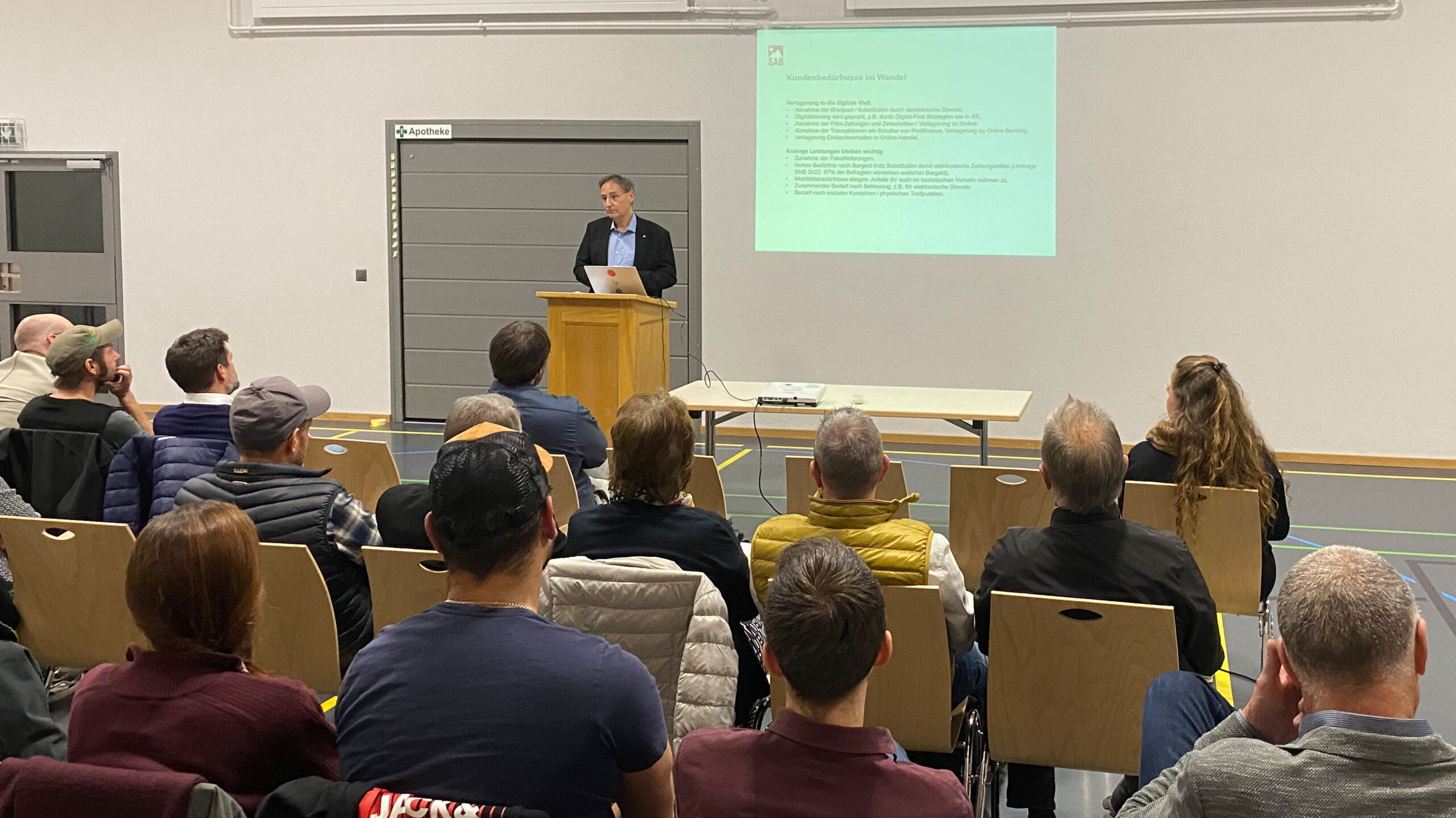 Oberwalliser Berggemeinden beleuchten ihre GrundversorgungAnlaß in Guttet-Feschel zur Grundversorgung