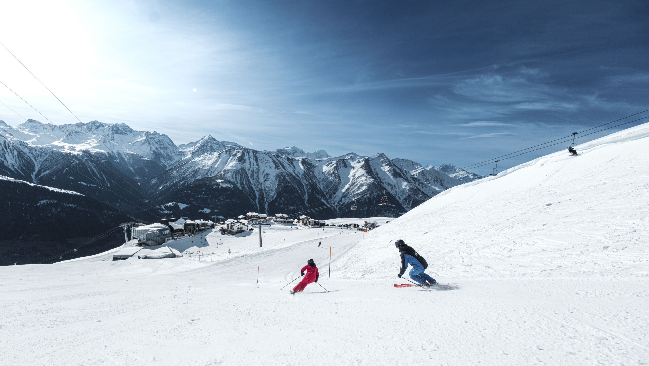 Sesselbahn Fiesch, Gondelbahn Fiesch – Fiescheralp und Restaurant Kühboden offenFrüher Saisonstart auf der Fiescheralp