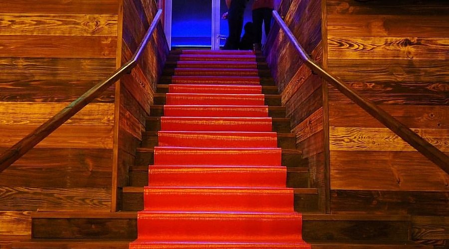 Staatsanwaltschaft Wallis weitet im Fall der Bar Le Constellation Ermittlungen weiter ausWie wurden die Umbauarbeiten der Morettis bewilligt?