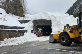 A6 Goppenstein – Gampel Winter Schnee Astra