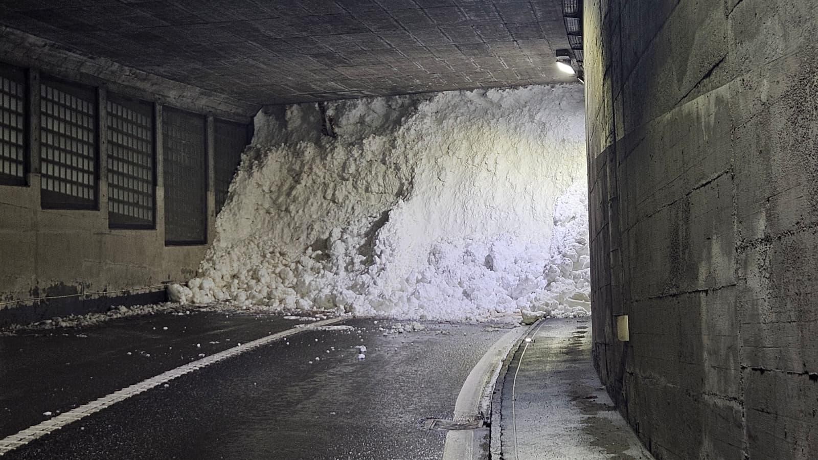 Lawine in Ferden: Lötschental von Außenwelt abgeschnittenAuch Autoverlad betroffen