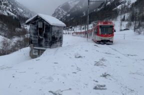 Matterhorn-Gotthard-Bahn St. Niklaus Täsche Winter bahnverkehr-st-niklaus-t-sch-eingestellt