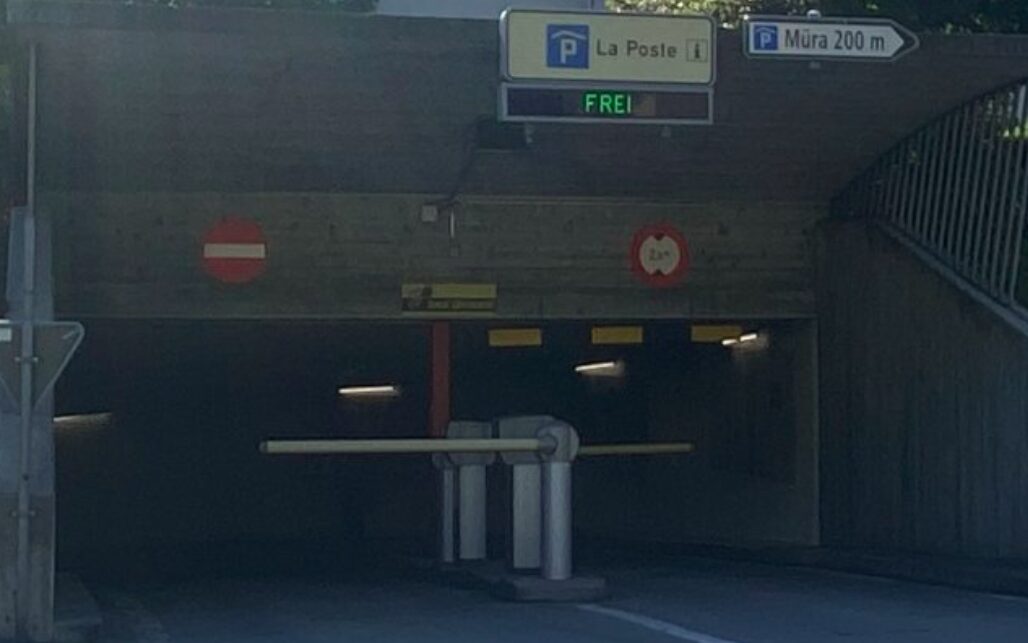 Visp führt schrankenloses Parken im La Poste einDigitalisierung im Parkhaus