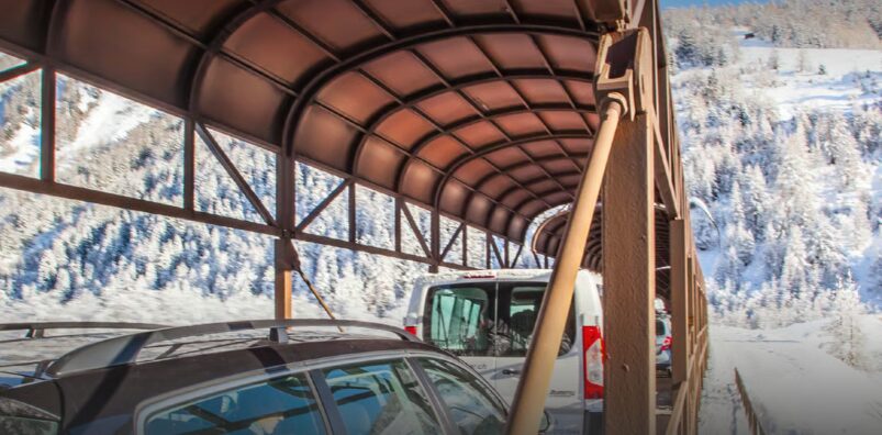Autoverlad Furka bis Sonntagabend nur stündlichMatterhorn-Gotthard-Bahn weist auf eingeschränkte Kapazitäten und Wartezeiten hin