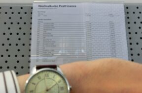 CIMG1434-Euro-Franken-Postfinance-Wechselkurse-Uhr-1024×768 Zeitumstellung Uhr