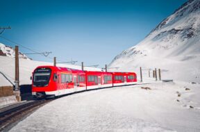 Orion-Zug Matterhorn-Gotthard-Bahn Winter MG-Bahn