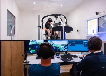 Der Flugsimulator der Air ZermattFlugsimulator kommt an die Vifra in Visp