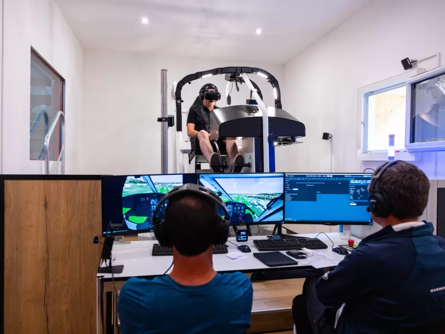 Der Flugsimulator der Air ZermattFlugsimulator kommt an die Vifra in Visp