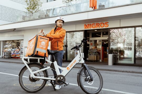 Migros geht Kooperation mit Lieferdienst-Plattform „Just eat“ einMigros-Produkte über Lieferplattform zu regulären Ladenpreisen