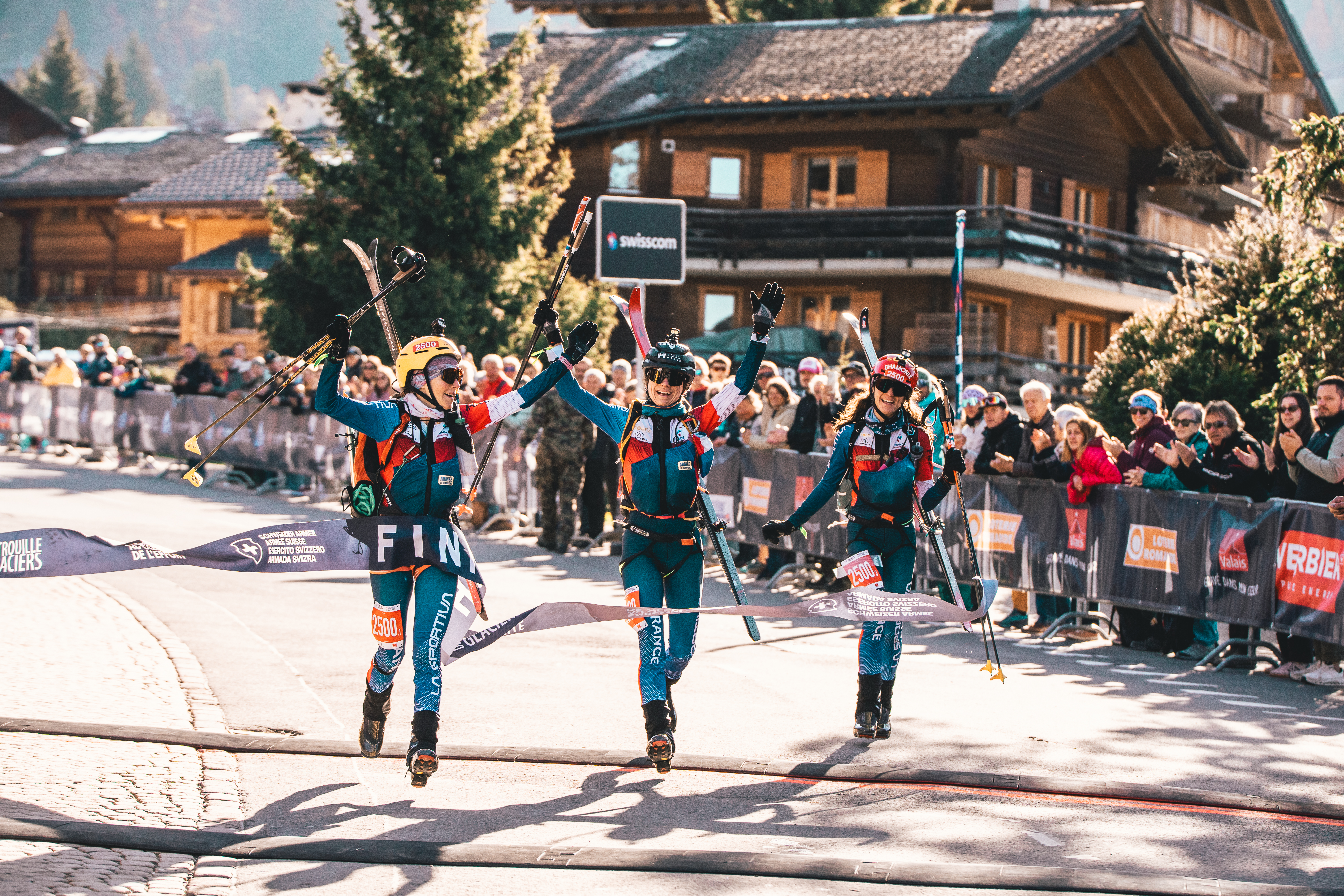 Zermatt – Arolla – Verbier: Frauenrekord und Schweizer Patrouillen auf dem PodestPatrouille des Glaciers 2026: Die Resultate