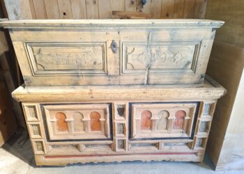 Walliser Antiquitäten: Kulturgüter, die auch außerhalb des Wallis erhalten sindWarum es in Graubünden ein riesiges Lager an Walliser Antiquitäten gibt