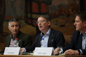 medienkonferenz-wiederaufbau-blatten–confrence-de-presse-travaux-accs-blatten_55235826378_o