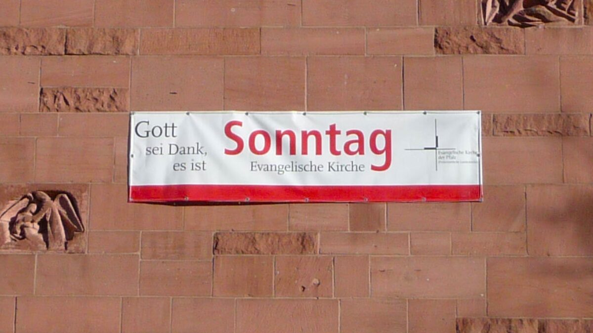 Erweiterung der Sonntagsarbeit im DetailhandelArbeit am Sonntag wird etwas liberalisiert