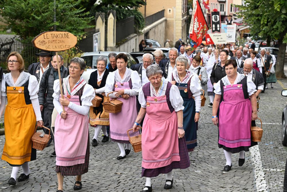 Patoisromands.chNeuer Elan für die Westschweizer Dialekte