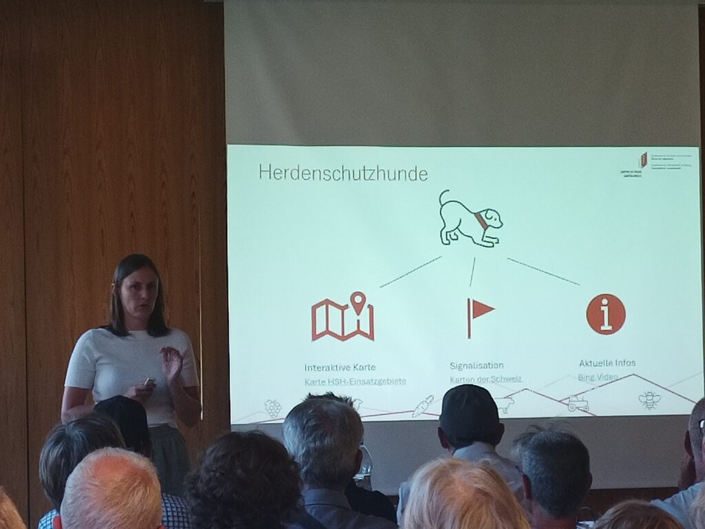 Mara Kluser erläuterte, wie ein sicherer Umgang mit Herdenschutzhunden möglich ist. 