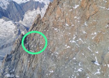 Anspruchsvolle Rettung am SchreckhornWalliser Retter im Einsatz im Nachbarkanton
