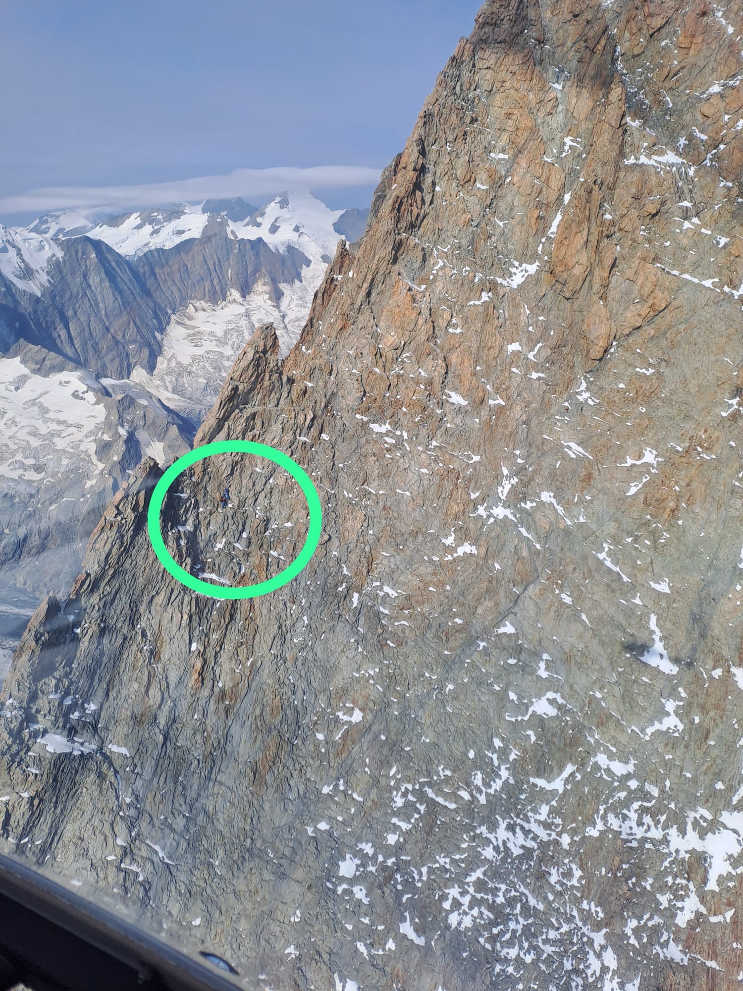 Anspruchsvolle Rettung am SchreckhornWalliser Retter im Einsatz im Nachbarkanton