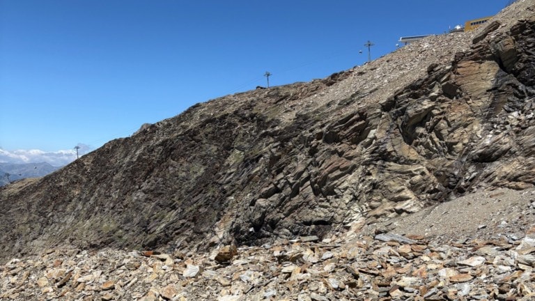 Zwei seit 1992 vermißte Bergsteiger gefundenWanderer entdeckt Überreste von menschlichen Körpern auf dem Triftgletscher