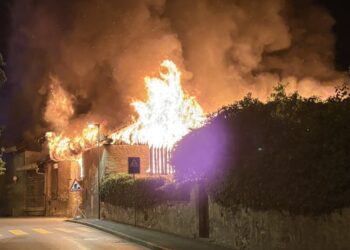 Brand in SidersWer waren die 2 jungen Männer, die davonrannten?