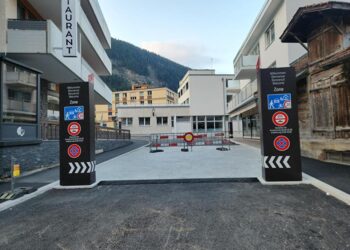 Arbeiten an Kreuzung Kurpark-, Dorf- & Thermenstraße in Leukerbad abgeschlossenRepol kontrolliert neues Verkehrsreglement