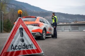 ttt.Kapo Wallis Symbolbild Verkehrsunfall