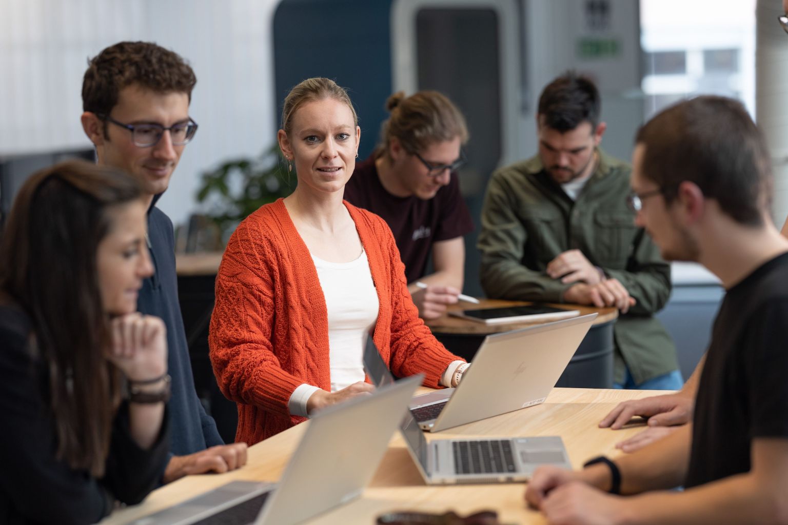 FFHS übernimmt Aus- und Weiterbildung künftiger ziviler Cyber-Fachkräfte der Gruppe Verteidung