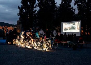 Mobilitätswoche im WallisFotoausstellungen, Kurse für Senioren, internationaler Tag «Zu Fuß zur Schule»