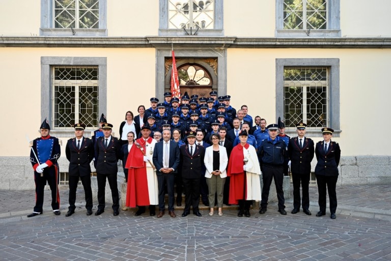 Polizeischule Wallis abgeschlossen: Vereidigung bei der Kantonspolizei35 Angehörige der Polizei vereidigt