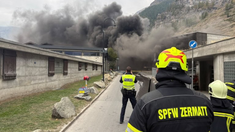 Brand in der Garage Schaller in Zermatt – 3 VerletzteFeuer in Autogarage mit Parkhaus