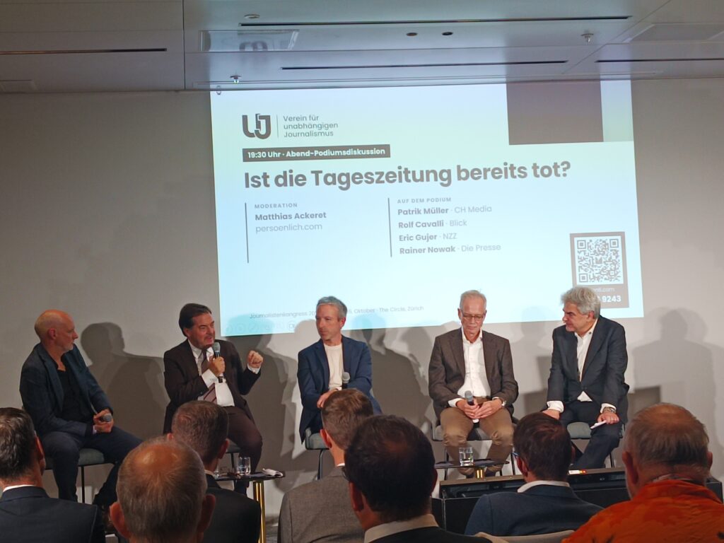 Rainer Nowak von "Die Presse" blieb nicht immer bei der Sache, was Patrik Müller schließlich zur Frage führte, was dies mit Journalismus zu tun habe, was er gerade ausführe.